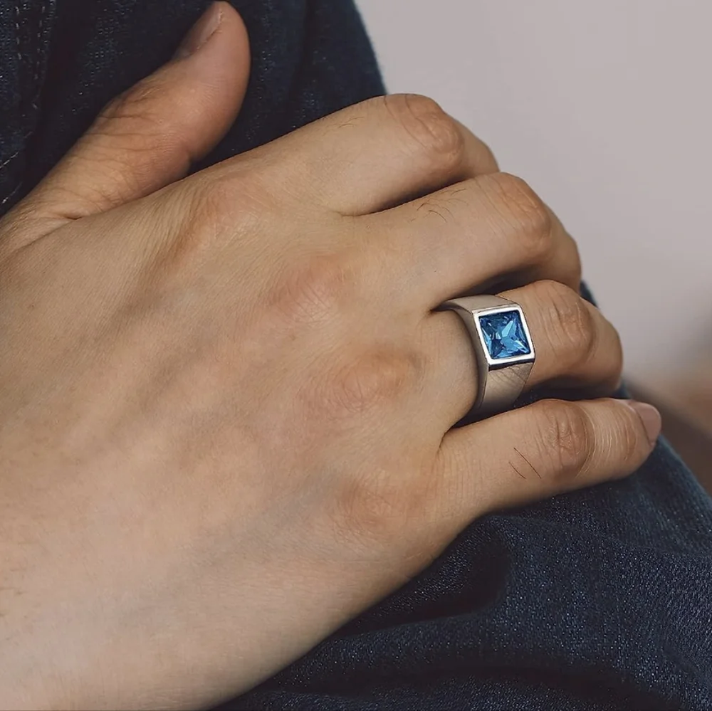 Blue 💙 topaz ring size 9 NWT